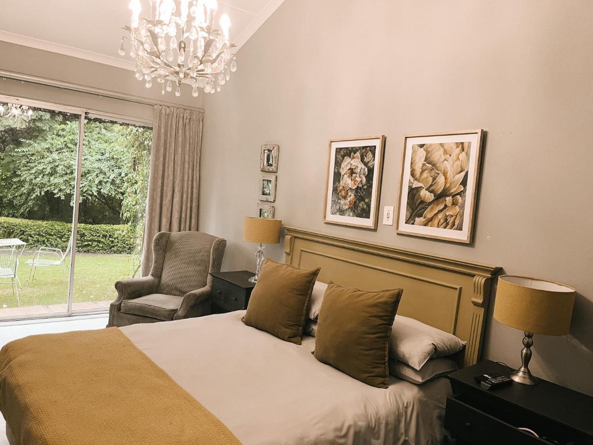 Hotel 35 On Basil Caledon Esterno foto