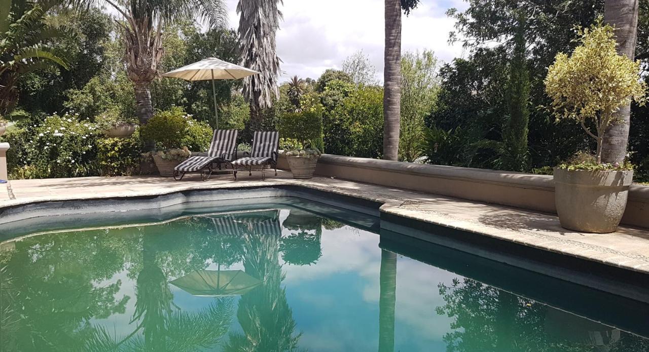 Hotel 35 On Basil Caledon Esterno foto